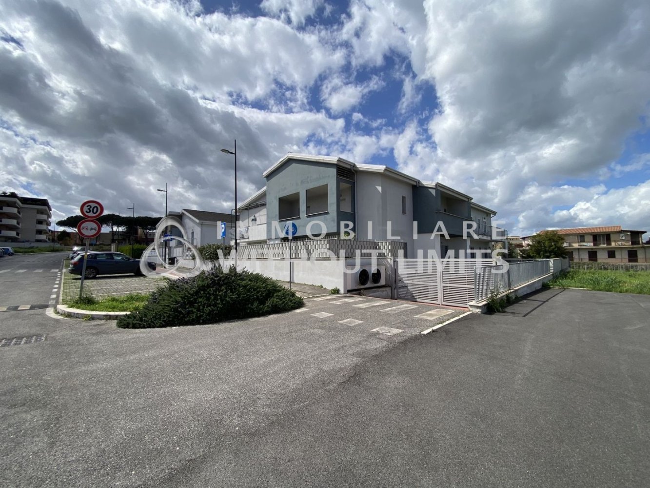 3غرفة شقة في Marino, Italy رقم 16597