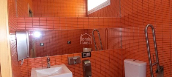 140m² Bar in Mahon, Spain No. 1987 3