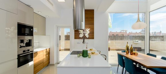 5 bedrooms Villa in Alicante, Spain No. 6323 12