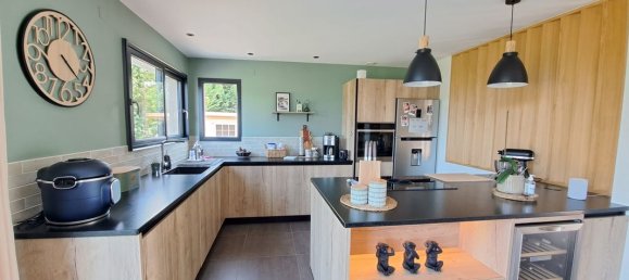 3 bedrooms House in Ecommoy, France No. 288016 5