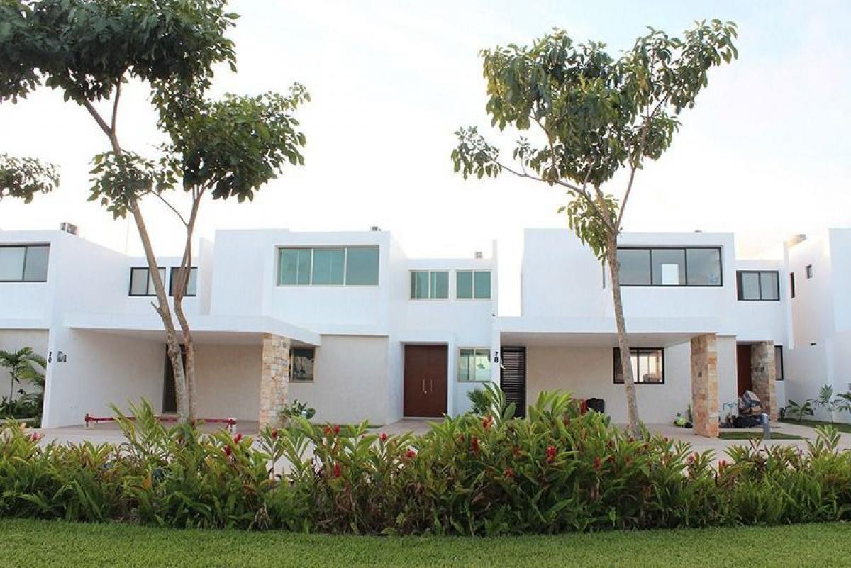 4 bedrooms House in Merida, Mexico No. 73597