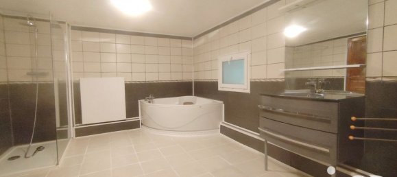 4 bedrooms House in Guise, France No. 251156 12