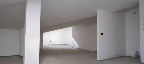 4-salle Appartement à Inzago, Italy No. 10559 25