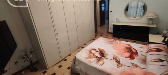 3-salle Appartement à Portici, Italy No. 26782 5