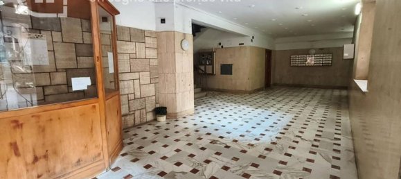 3-salle Appartement à Portici, Italy No. 26782 18