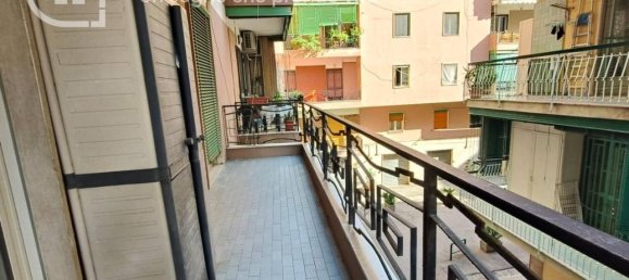 3-salle Appartement à Portici, Italy No. 26782 48