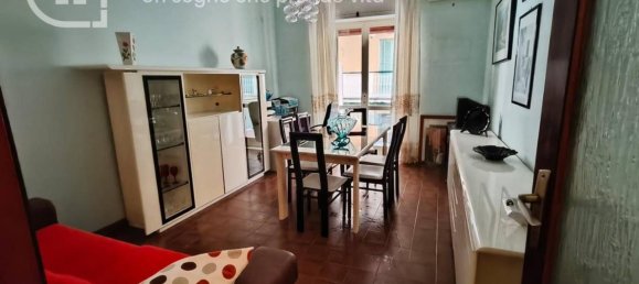 3-salle Appartement à Portici, Italy No. 26782 40