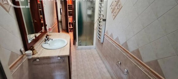 3-salle Appartement à Portici, Italy No. 26782 32