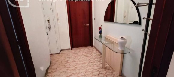 3-salle Appartement à Portici, Italy No. 26782 43