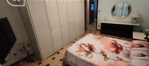 3-salle Appartement à Portici, Italy No. 26782 7