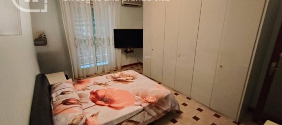 3-salle Appartement à Portici, Italy No. 26782 30