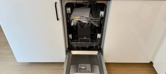 1 bedroom Apartment in Milan, Italy No. 323487 13