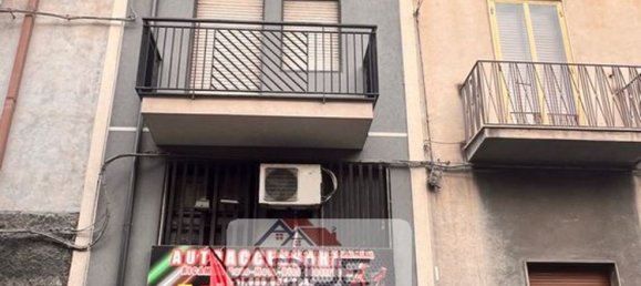 5 rooms House in Adrano, Italy No. 90862 6