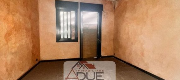 5 rooms House in Adrano, Italy No. 90862 9