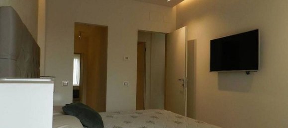 4 rooms Penthouse in Florence, Italy No. 131902 17