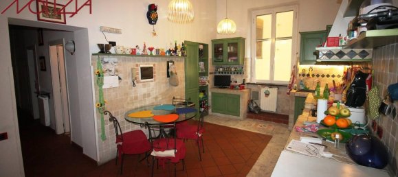 5-salle Appartement à Lucca, Italy No. 177689 3