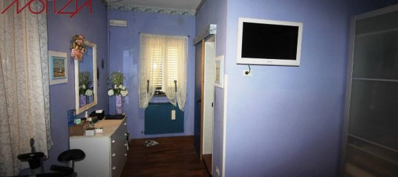 5-salle Appartement à Lucca, Italy No. 177689 18