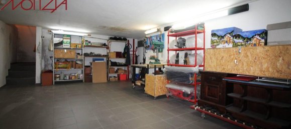 5-salle Appartement à Lucca, Italy No. 177689 23