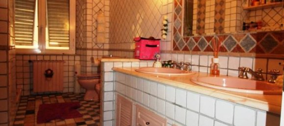 5-salle Appartement à Lucca, Italy No. 177689 25