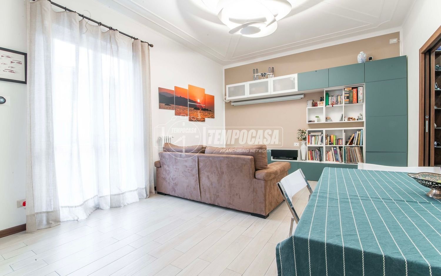 4 Schlafzimmer Wohnung in Saronno, Italy, Nr. 391400