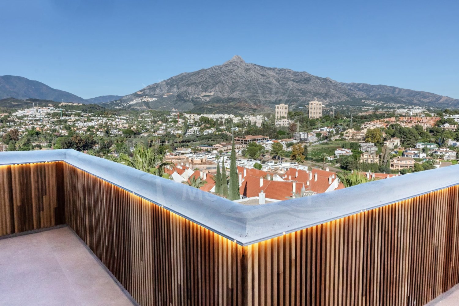 Ático de 2 dormitorios en Marbella, Spain No. 126547