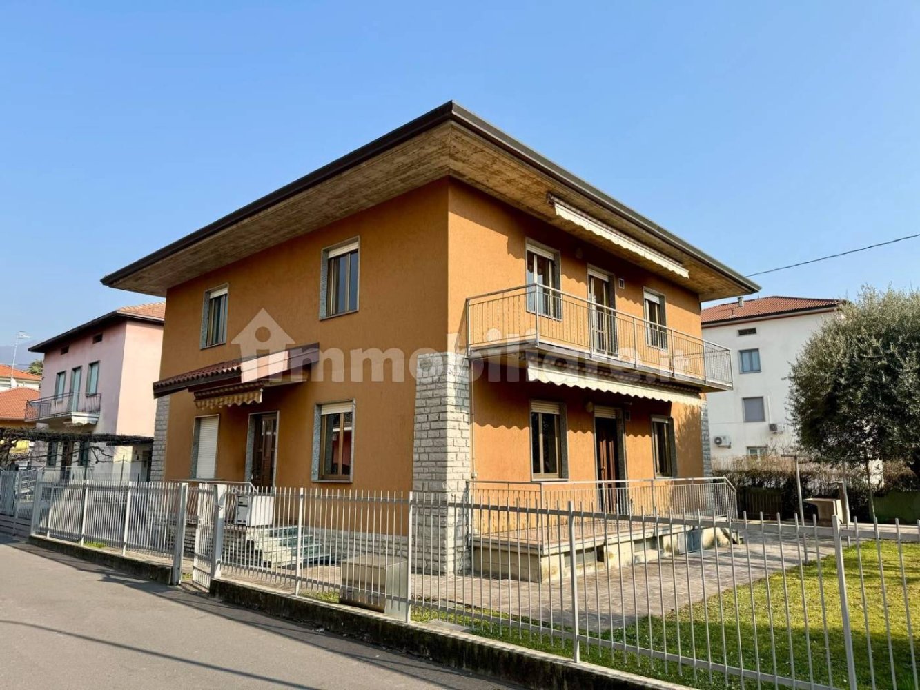 6 Schlafzimmer Villa in Almè, Italy, Nr. 133768