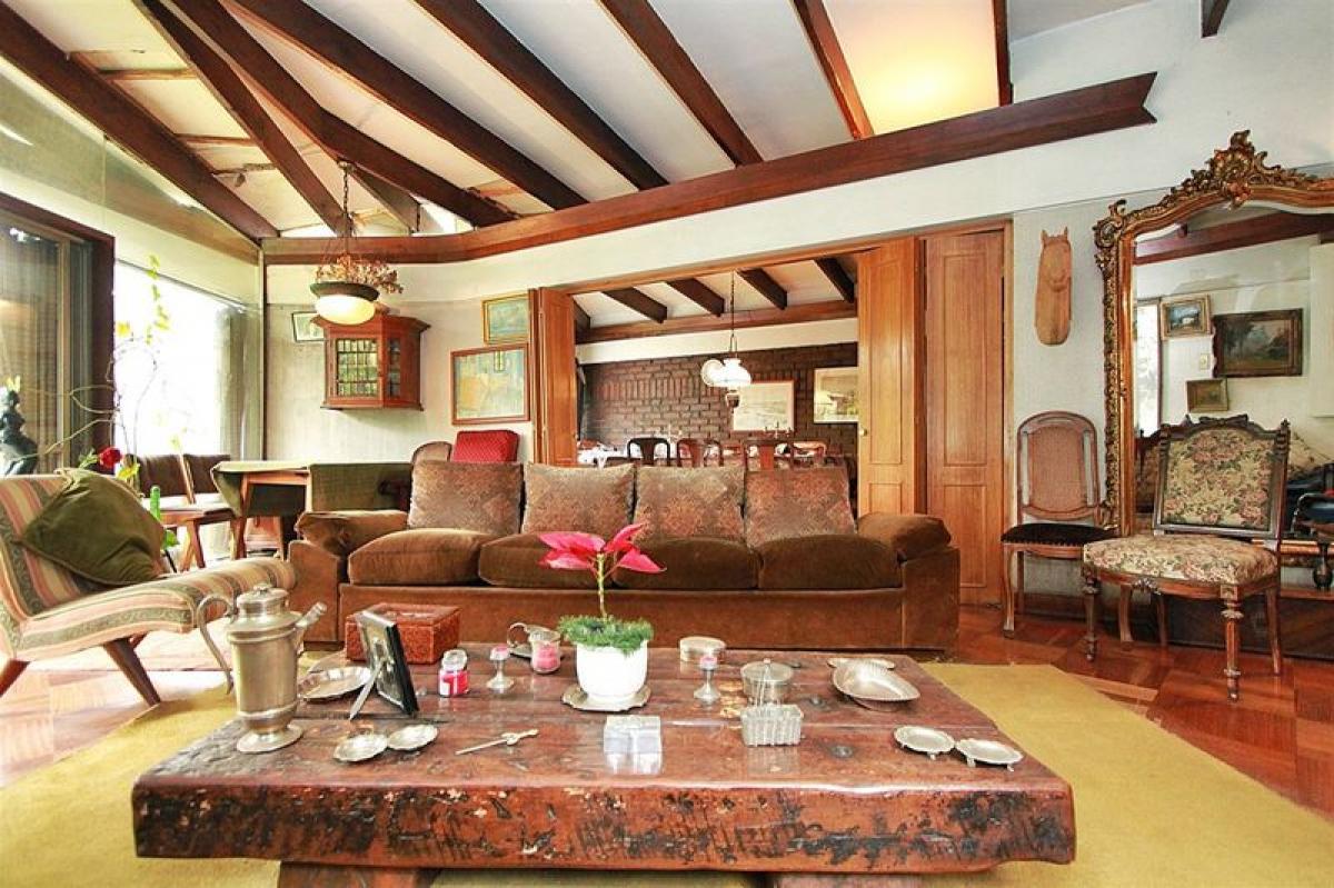 4 bedrooms House in Santiago, Chile No. 2192