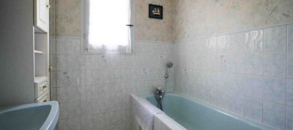 Casa de 3 dormitorios en Montcresson, France No. 322691 11