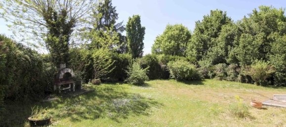 Casa de 3 dormitorios en Montcresson, France No. 322691 2