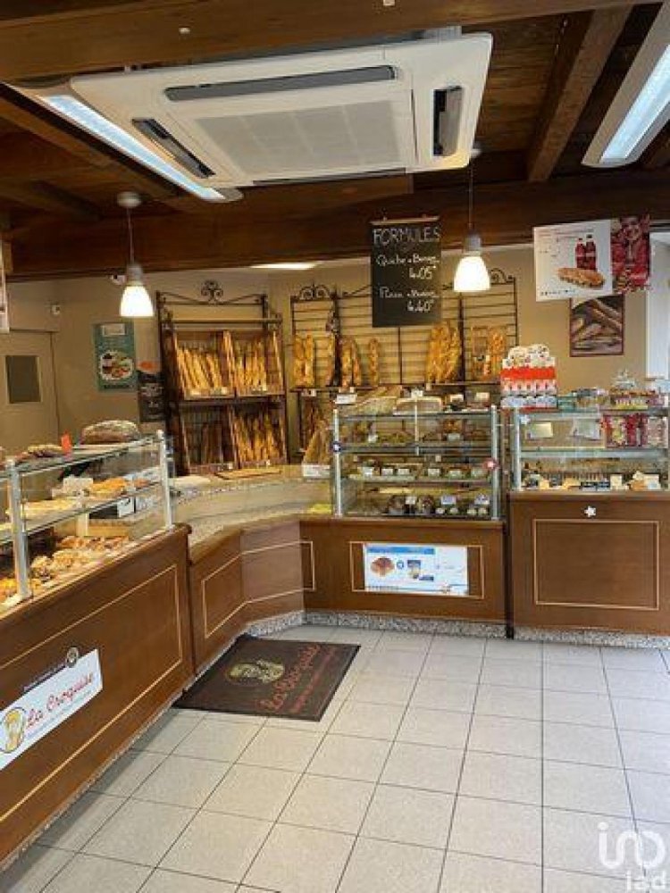 150m² Factory in Angouleme, France No. 21006