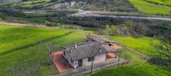 2 Schlafzimmer Villa in Manciano, Italy, Nr. 65997 3