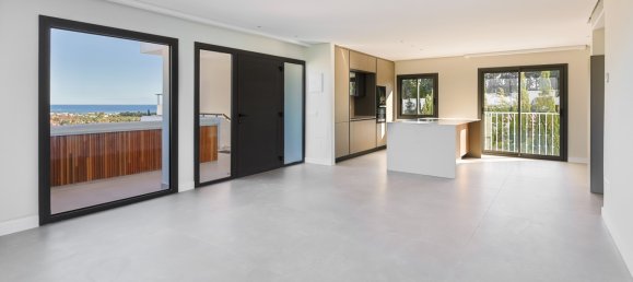 2 bedrooms Penthouse in Marbella, Spain No. 126568 9