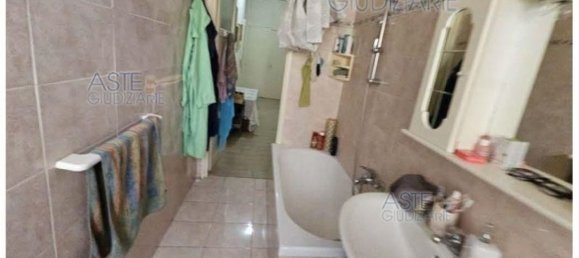 3 rooms Apartment in Rome, Italy No. 194642 4