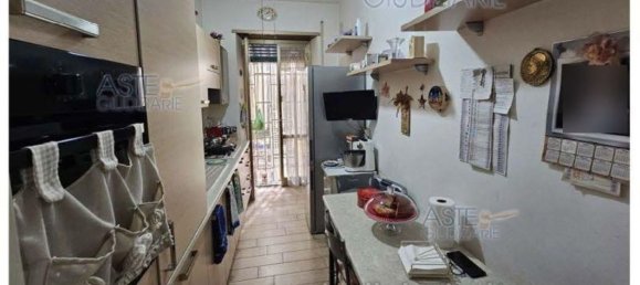3 rooms Apartment in Rome, Italy No. 194642 5