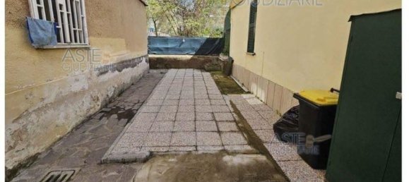 3 rooms Apartment in Rome, Italy No. 194642 2