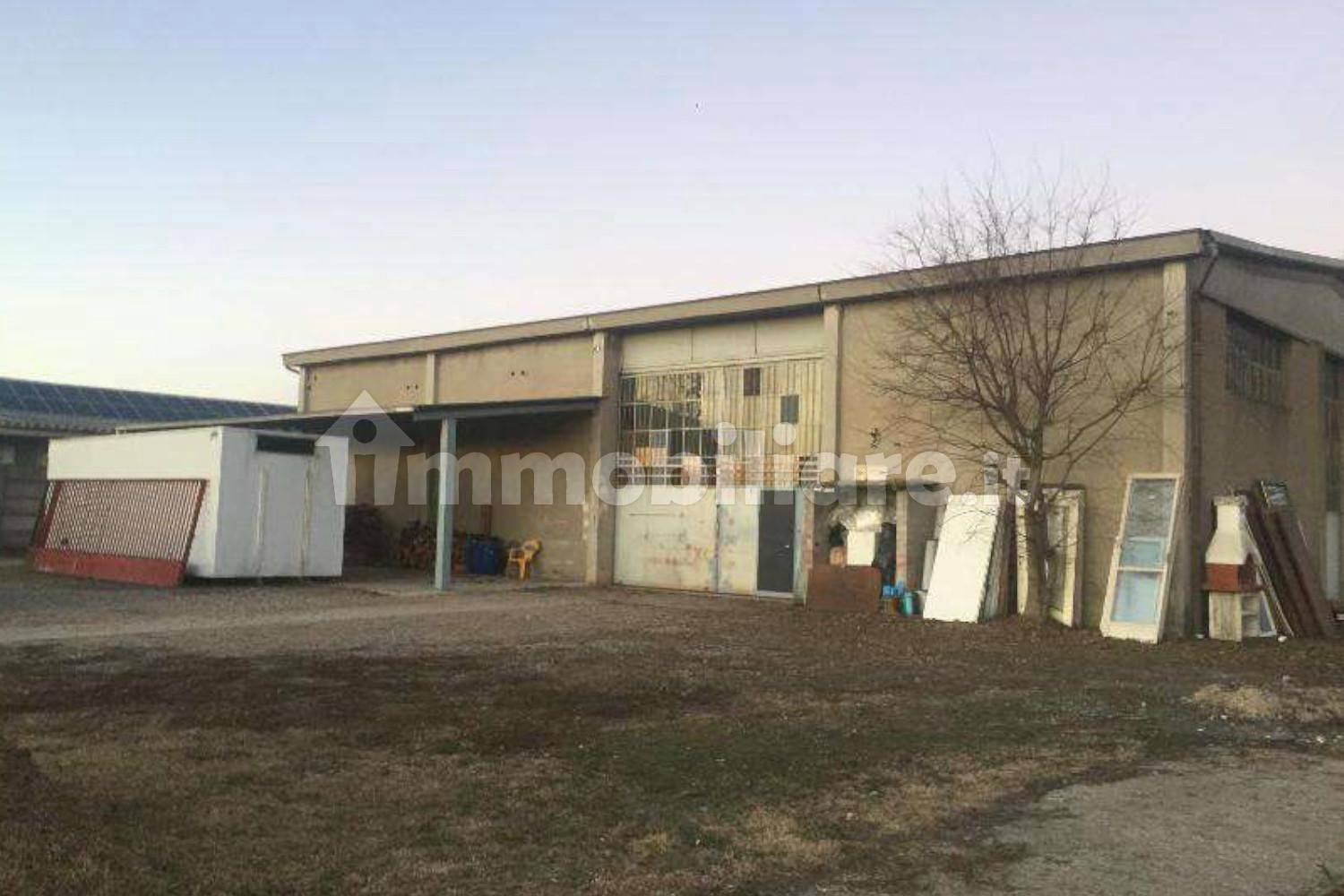 Lagerhaus in Robecco sul Naviglio, Italy 659m², Nr. 311920