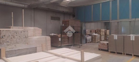 1300m² Warehouse in Montello, Italy No. 128930 2