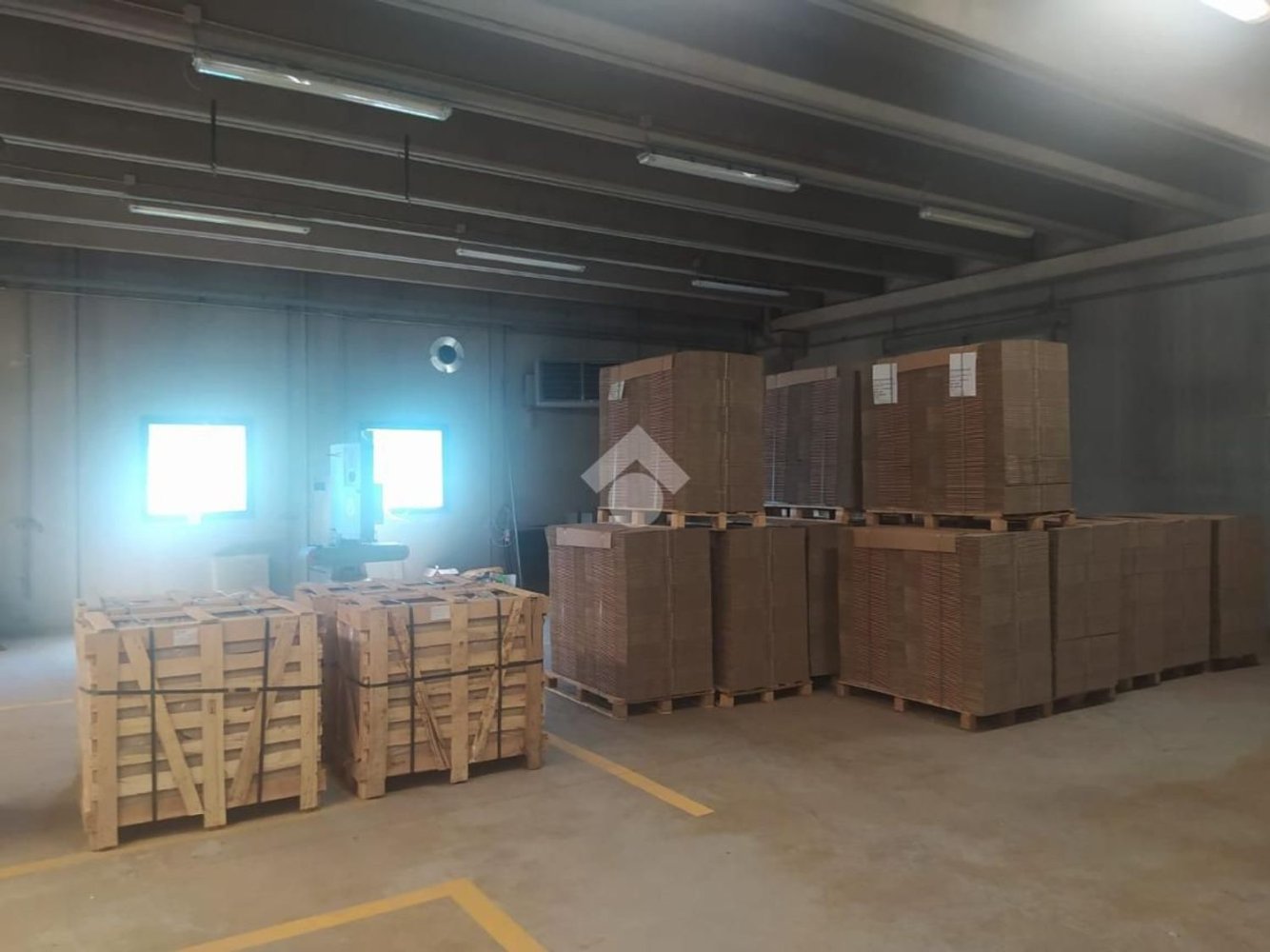1300m² Warehouse in Montello, Italy No. 128930