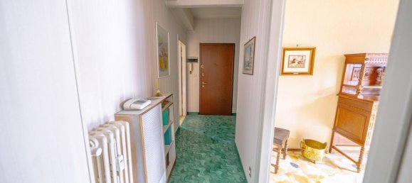 5 rooms Apartment in Sondrio, Italy No. 111706 36