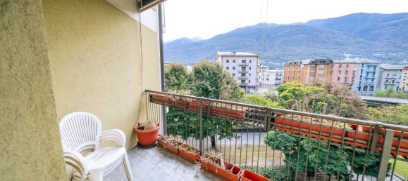5 rooms Apartment in Sondrio, Italy No. 111706 2