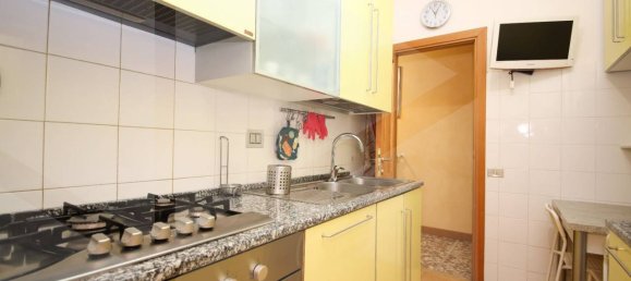 3-salle Appartement à Rome, Italy No. 23647 17