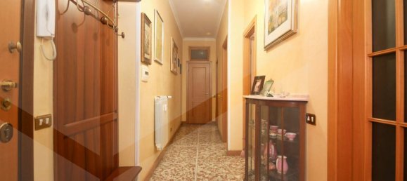 3-salle Appartement à Rome, Italy No. 23647 24