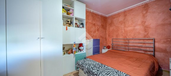 2 rooms Apartment in Reggio Emilia, Italy No. 3086 6