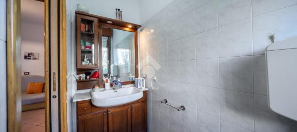 2 rooms Apartment in Reggio Emilia, Italy No. 3086 7