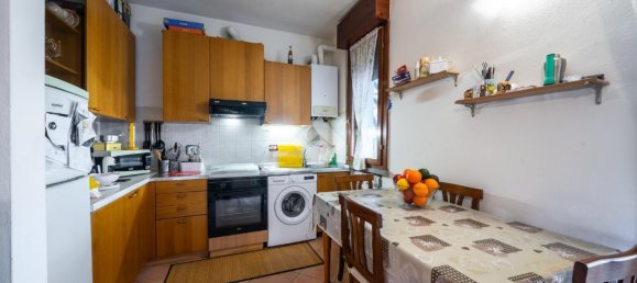 2 rooms Apartment in Reggio Emilia, Italy No. 3086 10
