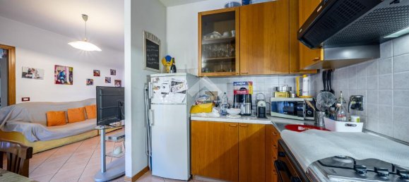2 rooms Apartment in Reggio Emilia, Italy No. 3086 9