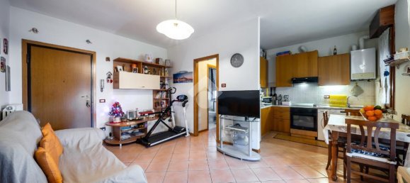 2 rooms Apartment in Reggio Emilia, Italy No. 3086 3