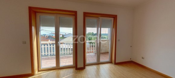 4 bedrooms Duplex in Ouca, Portugal No. 93915 3