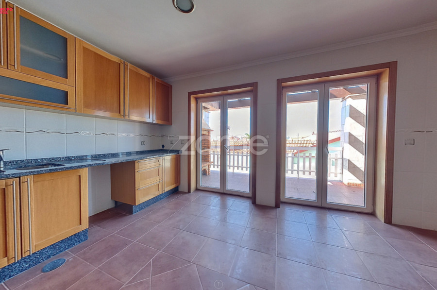 4 bedrooms Duplex in Ouca, Portugal No. 93915