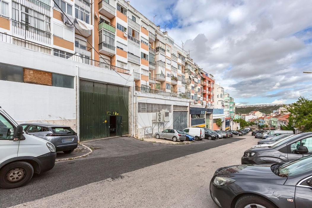 Almacén en Odivelas, Portugal 476 m² No. 336392